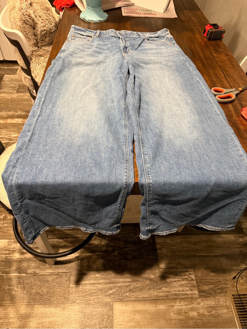 American Eagle Outfitters Medium Light Blue High-Rise Straight Jeans - Picture 4 of 4